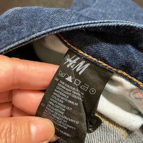 H&M’s lo rise skinny jeans with zippered side bottom size 26 EUC - Picture 10 of 10